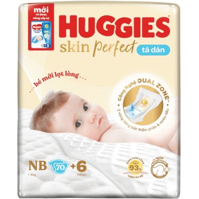 Miếng lót sơ sinh Huggies Newborn 70 +6 miếng cho trẻ 4-7 kg