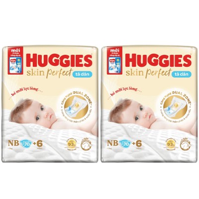 Combo 2 bịch Miếng lót sơ sinh Huggies Newborn 70 +6 miếng