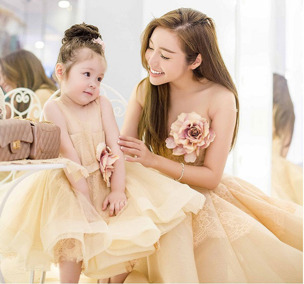 Sữa bột Abbott Grow Gold 6+ lon 900g cho trẻ trên 6 tuổi