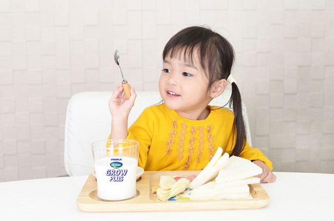 Sữa bột pha sẵn Dielac Grow Plus hộp 180ml