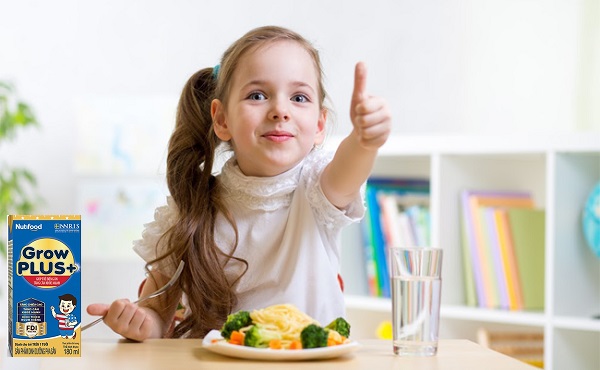 Sữa bột pha sẵn Nuti Grow Plus Xanh hộp 180ml