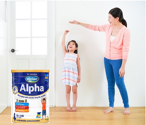 sữa Dielac Alpha số 4 lon 900g cho trẻ 2-6 tuổi
