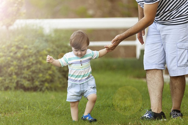 Sữa Ngôi sao nhỏ Little Étoile số 2 lon 800g cho trẻ 6-12 tháng