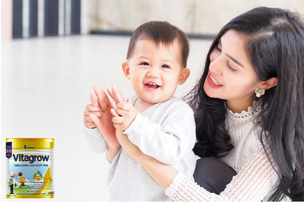 Sữa Vitagrow 1+ Tăng Chiều Cao Cho Trẻ Từ 1-2 tuổi lon 900g