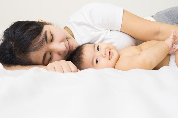 Combo Sữa Wakodo số 1 lon 810g cho trẻ 0 đến 12 tháng tuổi