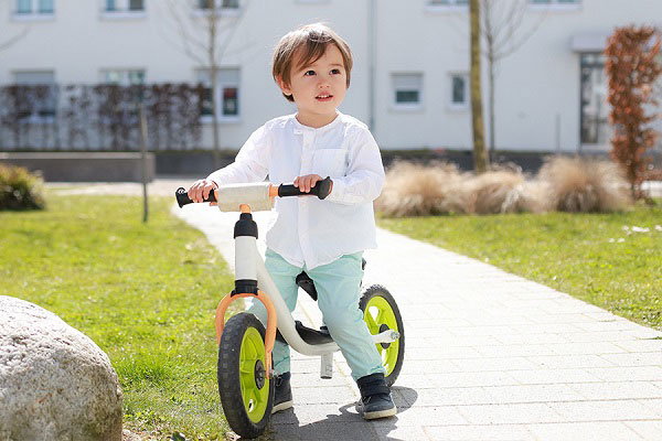 Sữa Dielac Alpha số 4 lon 900g cho trẻ 2-6 tuổi