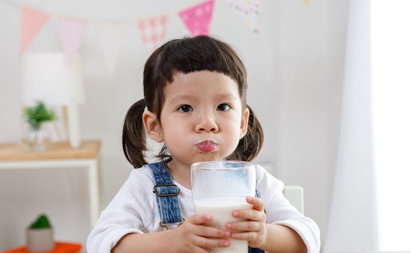 Sữa XO số 4 Hàn Quốc lon 800g cho trẻ 1-3 tuổi