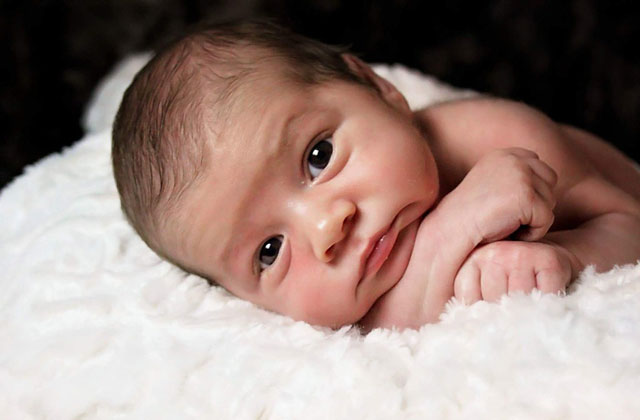 Sữa similac neosure cho trẻ sinh non thiếu tháng nhẹ cân lon lớn 850g