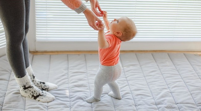 Sữa bột I Am Mother số 4 hộp 800g cho trẻ 1-3 tuổi