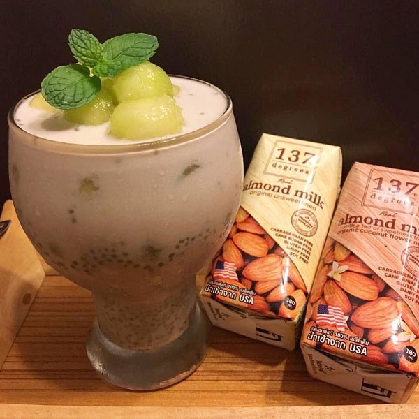 Sữa hạt Hạnh Nhân Không Đường 137 Degrees hộp 1 Lít