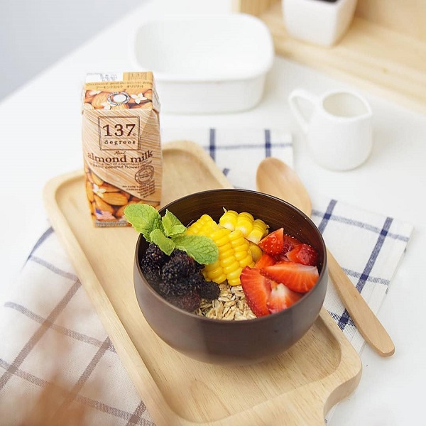 Sữa hạt hạnh nhân nguyên chất 137 Degrees hộp 180ml