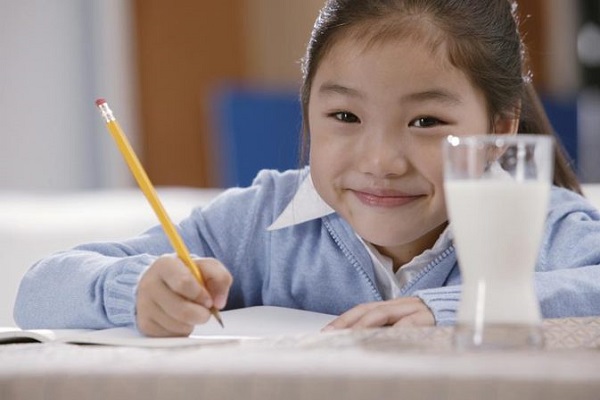 Sữa Meiji nội địa nhật bản lon 800g cho trẻ 1-3 tuổi 
