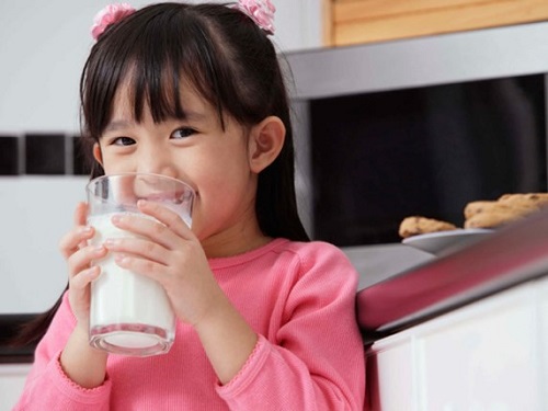 Sữa Nan Optipro 3 lon 1.6kg cho trẻ 1 đến 2 tuổi