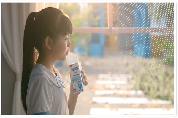 Sữa nước Nestle Nutristrong có đường, hộp 180ml
