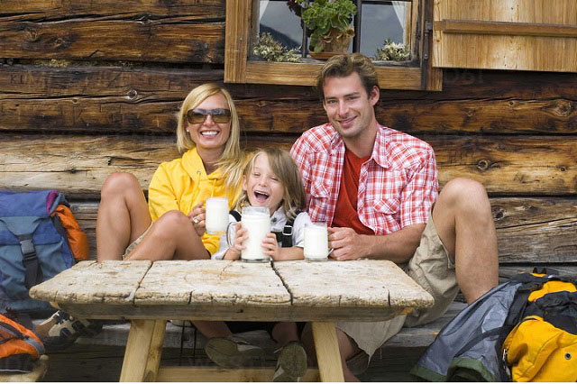 Sữa tươi nguyên kem Mlekovita I Love Milk 1 Lít