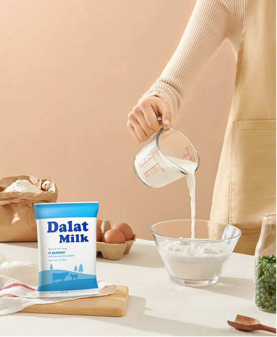 Sữa tươi tiệt trùng Dalatmilk ít đường bịch 220ml