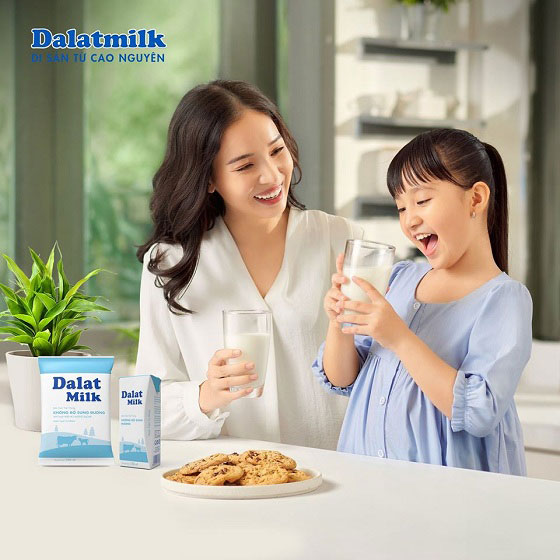 sữa tươi tiệt trùng dalatmilk không đường, bịch 220ml