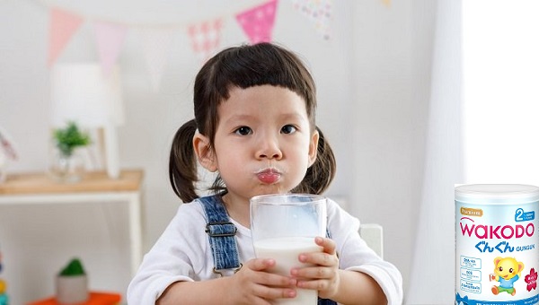 Sữa bột Wakodo gungun số 2 lon 830g cho trẻ 1-3 tuổi