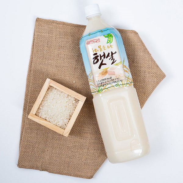Thùng nước gạo Hàn Quốc SahmYook chai 1,5 Lít