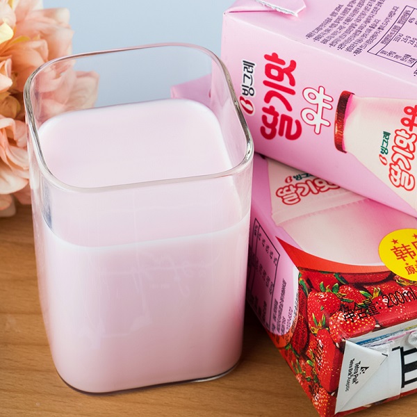 Sữa Binggrae Hàn Quốc vị Dâu hộp 200ml