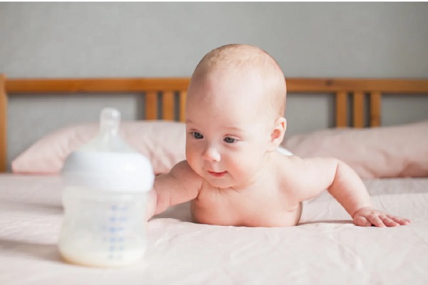 Sữa Blackmores Úc số 2 lon 900g cho trẻ 6-12 tháng