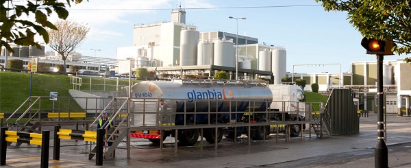 Thùng sữa tươi không béo Avonmore Ireland hộp 1L