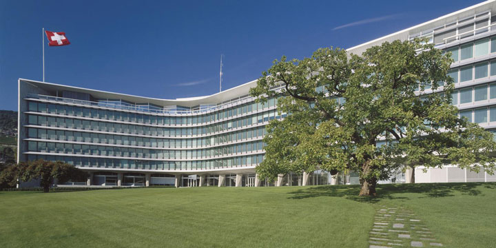 Thùng sữa bột pha sẵn Nutren Junior hộp 110ml