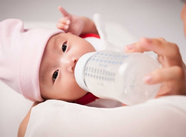 Sữa Meiji HP nội địa Nhật cho trẻ dị ứng đạm bò lon 800g